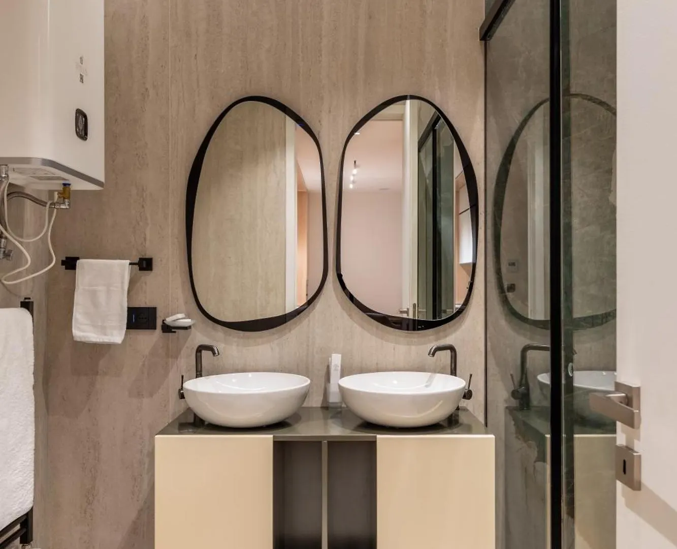 Vater Selected Apartments تيرانا ألبانيا